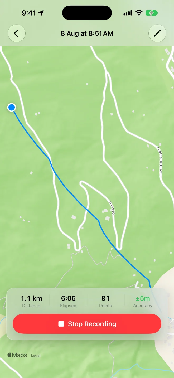 EasyGeotag recording on iPhone, showing distance, elapsed time, point count and GPS accuracy over a map.