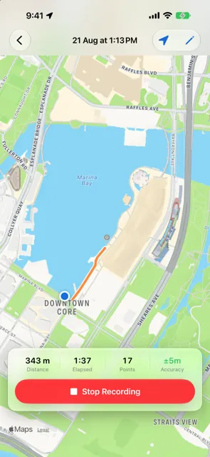 EasyGeotag on iPhone recording a walk around Marina Bay, with distance, time and points.